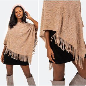 Francesca's | NWT Fidelity Open Knit Fringe Poncho 💠